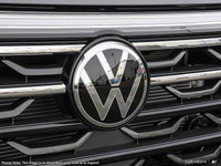 *2025 Volkswagen Atlas Peak Edition* *Performance:* • 2.0L TSI turbocharged engine, 269 HP & 273 lb-... (image 9)