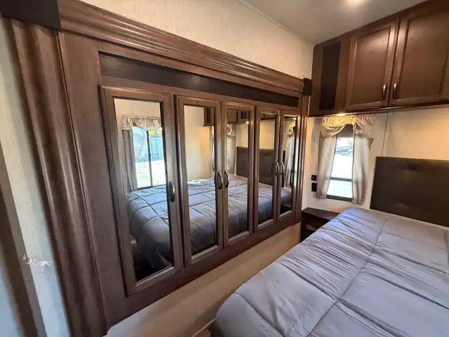 2019 Forest River Sandpiper 404QBWD  in Park Models in St. Albert - Image 33