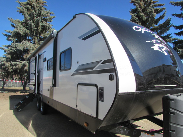 2021 Open Range 241BHS QUEEN BED IN SEPARATE BEDROOM in Travel Trailers & Campers in Red Deer - Image 3