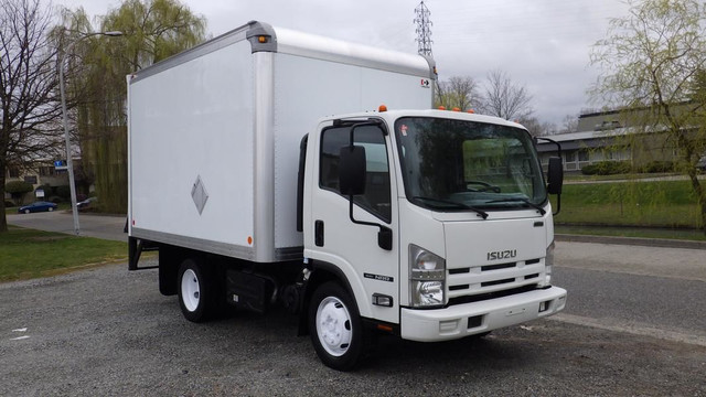 2014 Isuzu NRR 12 Foot Cube Van 3 Seater Dually Diesel in Cars & Trucks in Richmond