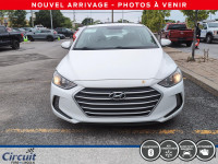 La Elantra LE 2018 2.0/L est une voiture fiable et sobre, offrant un intérieur spacieux et des équip... (image 1)