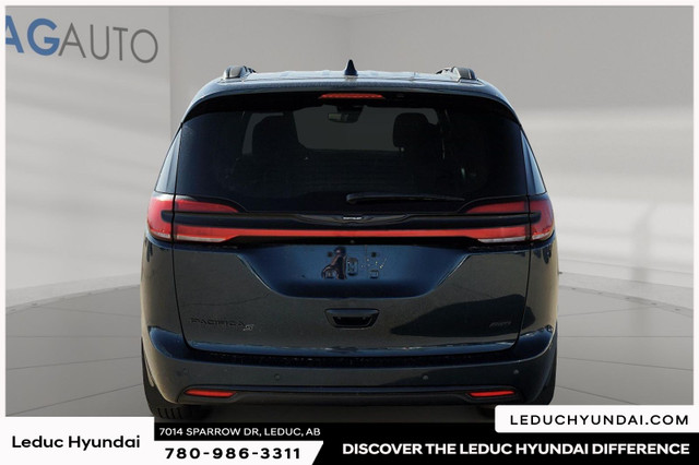 2022 Chrysler Pacifica Touring Tri-zone automatic climate contro in Cars & Trucks in Edmonton - Image 3