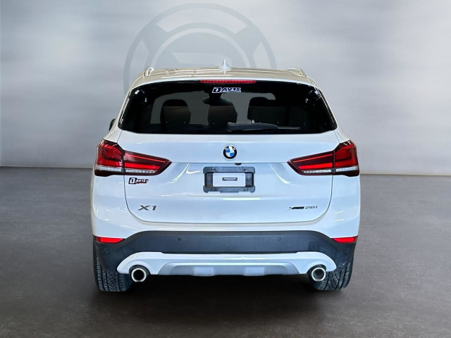 2021 BMW X1 2.0L 4CYL | HEATED FRONT SEATS | ALL WHEEL DRIVE in Cars & Trucks in Lethbridge - Image 4