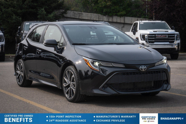 2021 Toyota Corolla Hatchback SE || RARE MANUAL TRANSMISSION in Cars & Trucks in Calgary