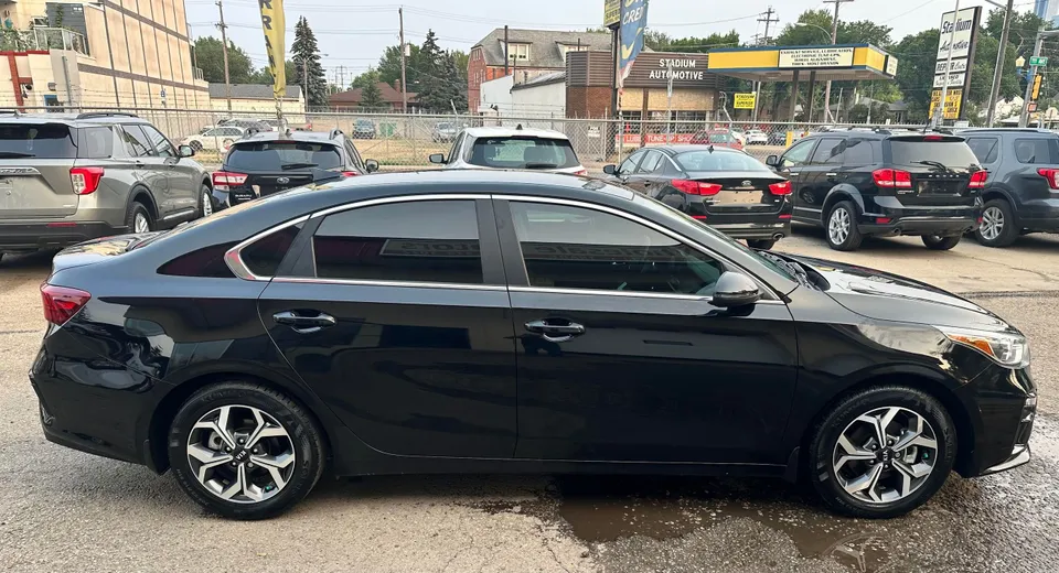 2021 KIA FORTE EX FWD 4 DR WE FINANCE ALL CREDIT APPLY TODAY