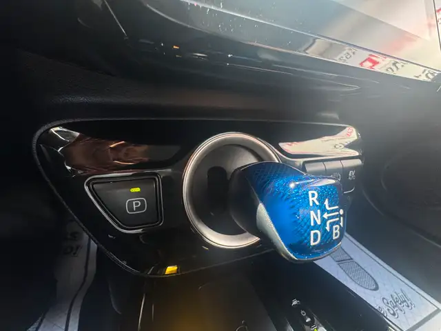 2020 Toyota Prius Prime XLE dans Autos et camions dans Ottawa - Image 26
