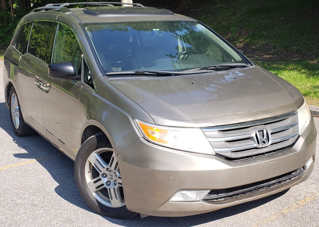 2011 Honda Odyssey TOURING !!! LEATHER !!! NAVIGATION !!! in Cars & Trucks in City of Toronto