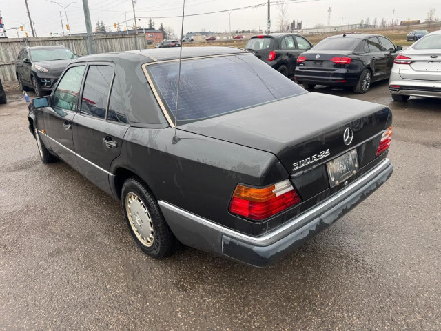 1992 Mercedes-Benz 300E 300E-24V, AUTO, ONLY 187KMS, JAPAN IMPOR in Cars & Trucks in London - Image 3