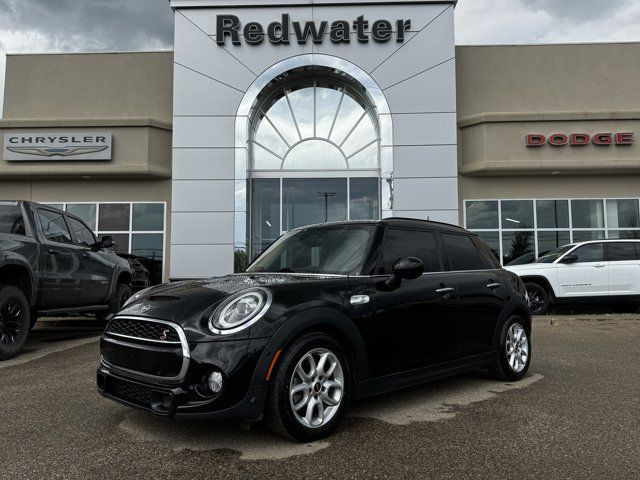 2019 MINI Cooper S 5 Door FWD Hatchback | Low KMs in Cars & Trucks in Edmonton
