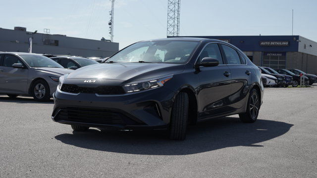 2023 Kia Forte EX | Wireless Charging | Blind Spot Monitor in Cars & Trucks in Guelph - Image 3
