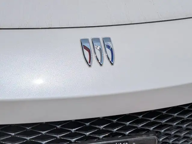 2025 Buick Envista Avenir- Adv Safety Pkg - Power Moonroof dans Autos et camions dans Barrie - Image 6