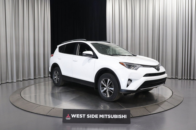 2017 Toyota RAV4 XLE AWD / SUNROOF / BACKUP CAM / ONLY 114K in Cars & Trucks in Edmonton