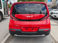 EXTRA CLEAN KIA SOUL, APPLE CARPLAY/ANDROID AUTO, HEATED SEATS, HEATED STEERING WHEEL, BACKUP CAMERA... (image 4)