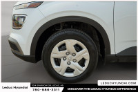 2024 Hyundai Venue Essential Experience the Hyundai Venue Essential with only 65951 km on the odomet... (image 7)