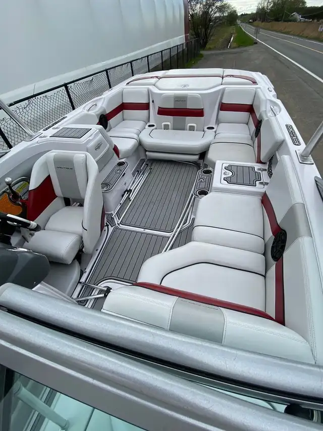 2009 Nautique SAN 220 CONSIGNATION PAS DE TAXES in Powerboats & Motorboats in Granby - Image 7