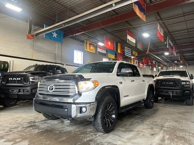 2017 Toyota Tundra LIMITED | CREW MAX | 5.7L V8 LEATHER | SUNROO in Cars & Trucks in City of Toronto