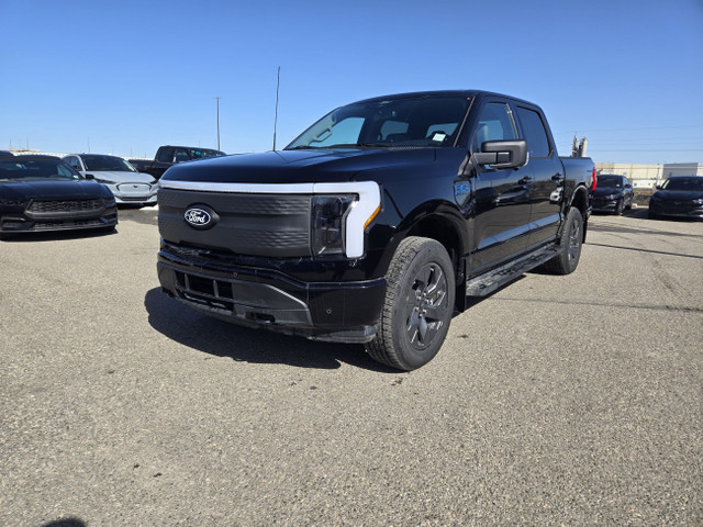 2025 Ford F-150 Lightning FLASH | MAX TOW PKG | MOBILE PWR CORD  in Cars & Trucks in Calgary - Image 3