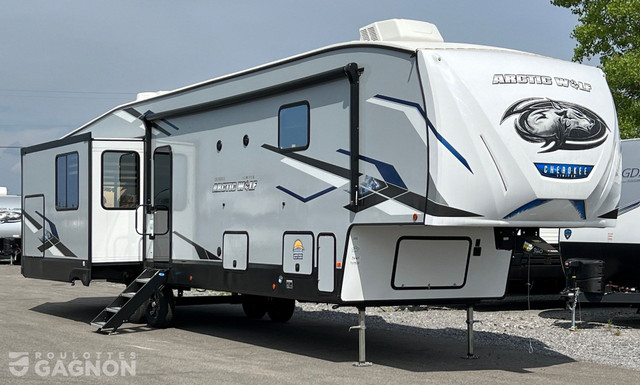 2023 Arctic Wolf 3660 Suite Fifth Wheel in Travel Trailers & Campers in Lanaudière