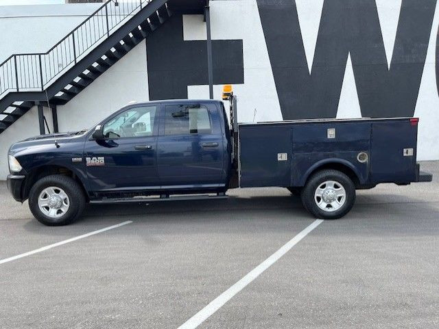 2014 Ram 3500 4WD 5.7L V8 HEMI CREW CAB **SERVICE UTILTY BOX** in Cars & Trucks in City of Toronto - Image 2
