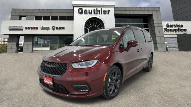 2022 Chrysler Pacifica Limited in Cars & Trucks in Winnipeg - Image 2