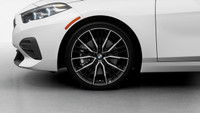 La toute nouvelle BMW 228i xDrive 2024 laisse les conventions derrière. La Série 2 combine une appar... (image 6)