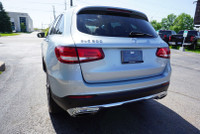 SAFETY INCULDED FREE ACCIDENT LOCAL ONTARIO CAR ACCIDENT FREE WELL MAINTAIN Very Clean Mercedes-Benz... (image 4)