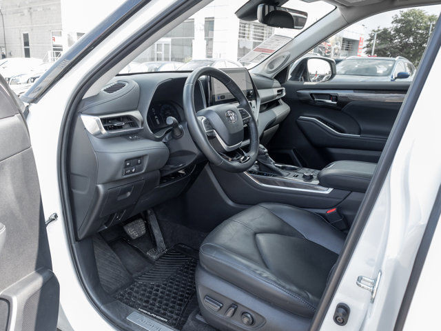 2023 Toyota Highlander Limited | Clean Carfax | Heated Seats in Cars & Trucks in Hamilton - Image 4