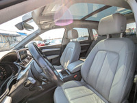 Q5 TECHNIK! QUATTRO AWD, NEW BODY STYLE, EXCELLENT CONDITION INSIDE AND OUT LEATHER INTERIOR GPS/NAV... (image 5)