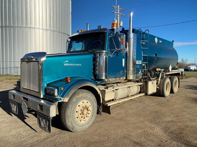 2002 WESTERN STAR 4900 N/A in Heavy Trucks in Edmonton - Image 3