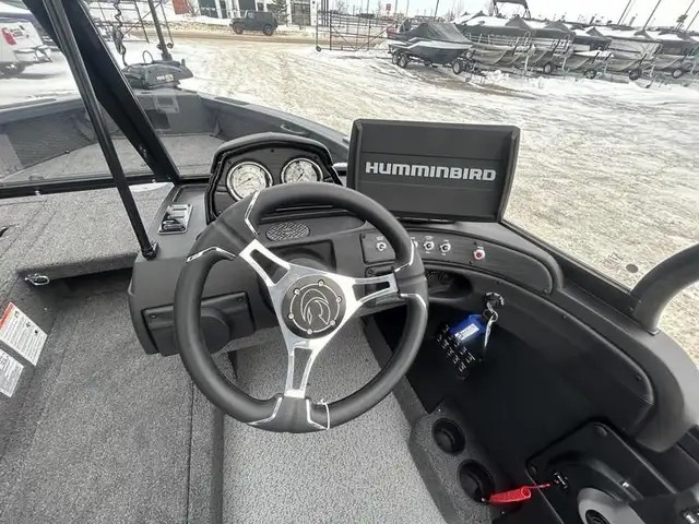 2025 Crestliner 1850 Super Hawk in Powerboats & Motorboats in Saskatoon - Image 12