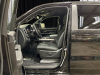 QUICK ORDER PACKAGE 21Z BIG HORN, DIAMOND BLACK CRYSTAL PEARLCOAT EXTERIOR, BLACK DELUXE CLOTH BUCKE... (image 8)