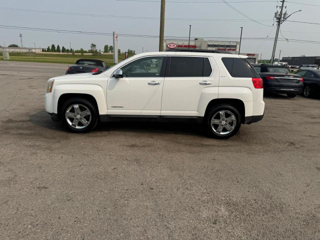 2012 GMC Terrain SLT-1, LEATHER, SUNROOF, ONLY 24KMS, CERTIFIED in Cars & Trucks in London - Image 2