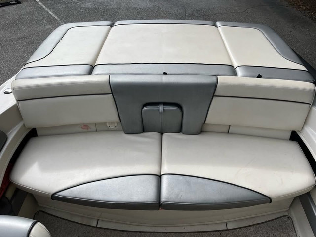 2010 SEA RAY 205 SPORT-2FT WHITE! in Powerboats & Motorboats in Delta/Surrey/Langley - Image 4
