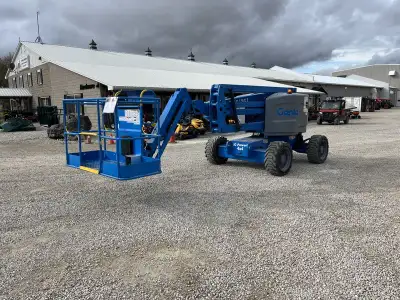 Articulating man lift, 2013 Genie model Z45/25. This boom lift has a platform height of 46 feet givi...
