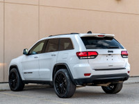 CARGET AUTOMOTIVE is thrilled to offer this 2021 Jeep Grand Cherokee Laredo, a well-equipped midsize... (image 8)