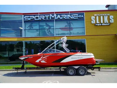 Mastercraft X25 2011 Moteur / Engine : Vortec 6.0L 400hp Heures / Hours : 378 Remorque / Trailer : S...