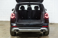 Francais: * Ensemble Essentiel Premium * Sellerie Sensatec perforé noir * Saphir noir métallisé * Ac... (image 6)