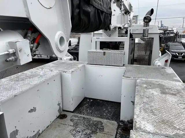2011 Western Star 4900 Twin Steer DD15 Altec AH85A Bucket Truck in Heavy Trucks in Delta/Surrey/Langley - Image 34