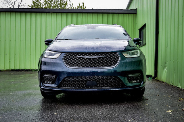 2022 Chrysler Pacifica Hybrid Limited - Sunroof in Cars & Trucks in Kingston - Image 4