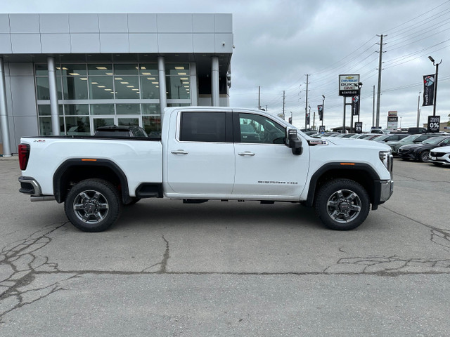 2025 GMC Sierra 2500HD SLT in Cars & Trucks in Markham / York Region - Image 4