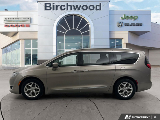 2017 Chrysler Pacifica Touring-L Plus | New Tires | New Brakes | in Cars & Trucks in Winnipeg - Image 4