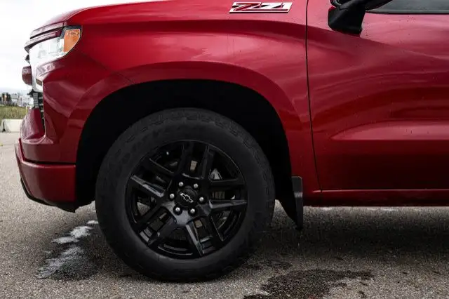 2023 Chevrolet Silverado 1500 RST CREWCAB 4X4 LEATHER dans Autos et camions dans Comté de Strathcona - Image 19