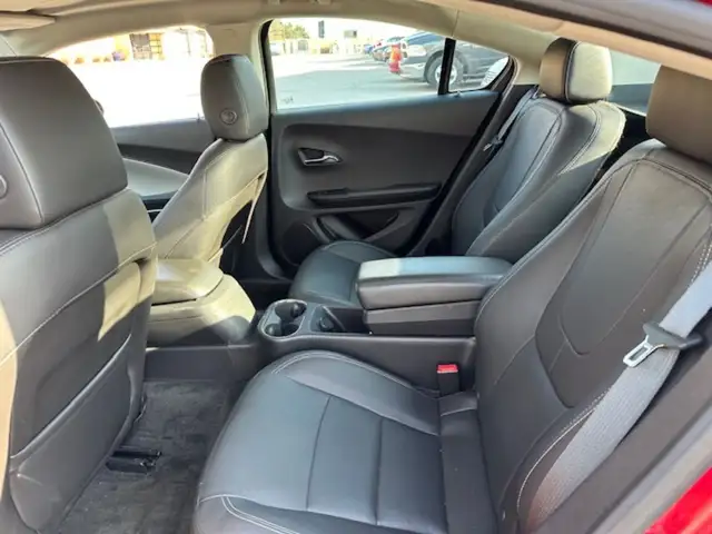 2015 Chevrolet Volt CERTIFIED, LEATHER, PLUG IN HYBRID, 1.4L 4 C dans Autos et camions dans Région de Mississauga/Peel - Image 14