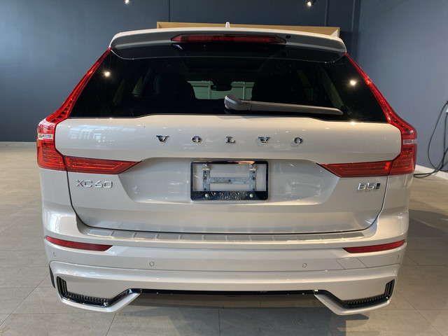 2024 Volvo XC60 B5 AWD Plus Dark Theme in Cars & Trucks in Edmonton - Image 4
