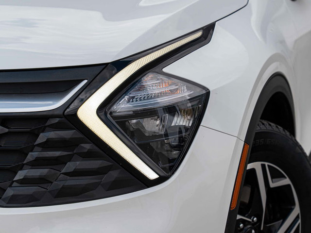 2023 Kia Sportage LX in Cars & Trucks in Calgary - Image 4