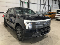 // VÉHICULE 100% ÉLECTRIQUE // // CAPACITÉ DE REMORQUAGE DE 4,535 KG // // DISPONIBLE CHEZ AUTOSTUDI... (image 1)