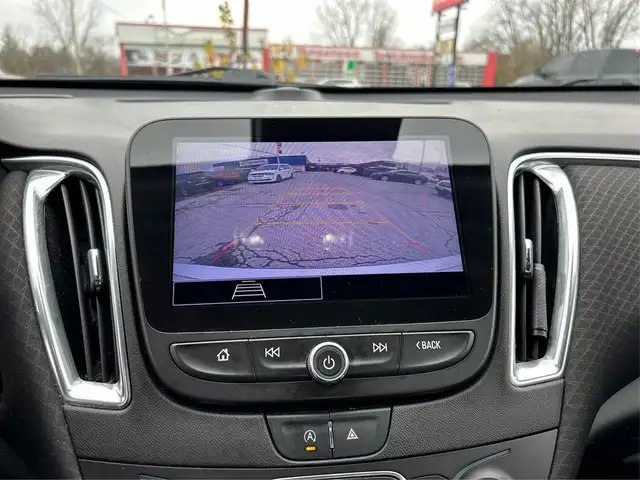 2021 Chevrolet Malibu SPORT EDITION 1OWNER PANORAMIC LOADED WE F in Cars & Trucks in London - Image 27