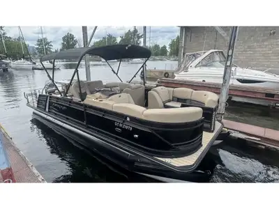 STR85770D323 Ponton starcraft avec configuration bar / super lounge, le meilleur des deux mondes ! L...