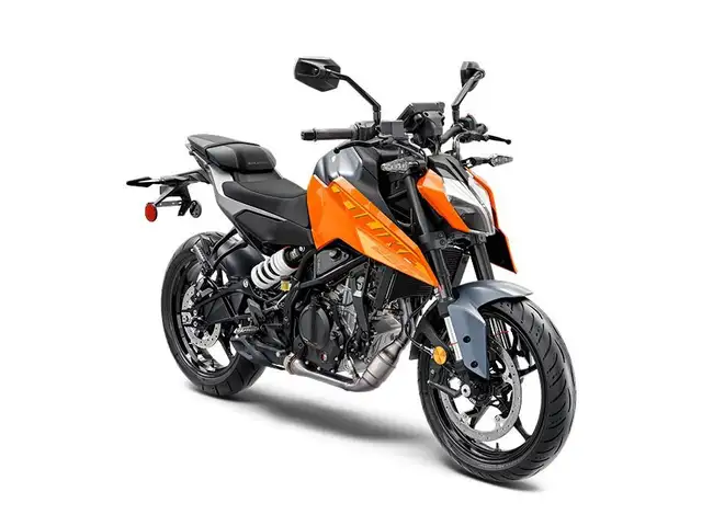 2024 KTM 250 DUKE in Sport Touring in Granby - Image 2
