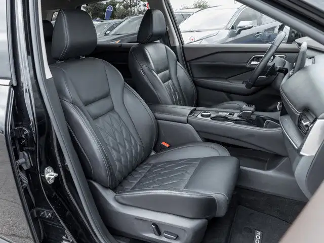 2021 Nissan Rogue Platinum | One Owner | Low Mileage | Low dans Autos et camions dans Hamilton - Image 24